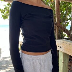 Brandy Melville NWOT Bonnie Top Black